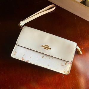 White COACH clutch with matching card holder